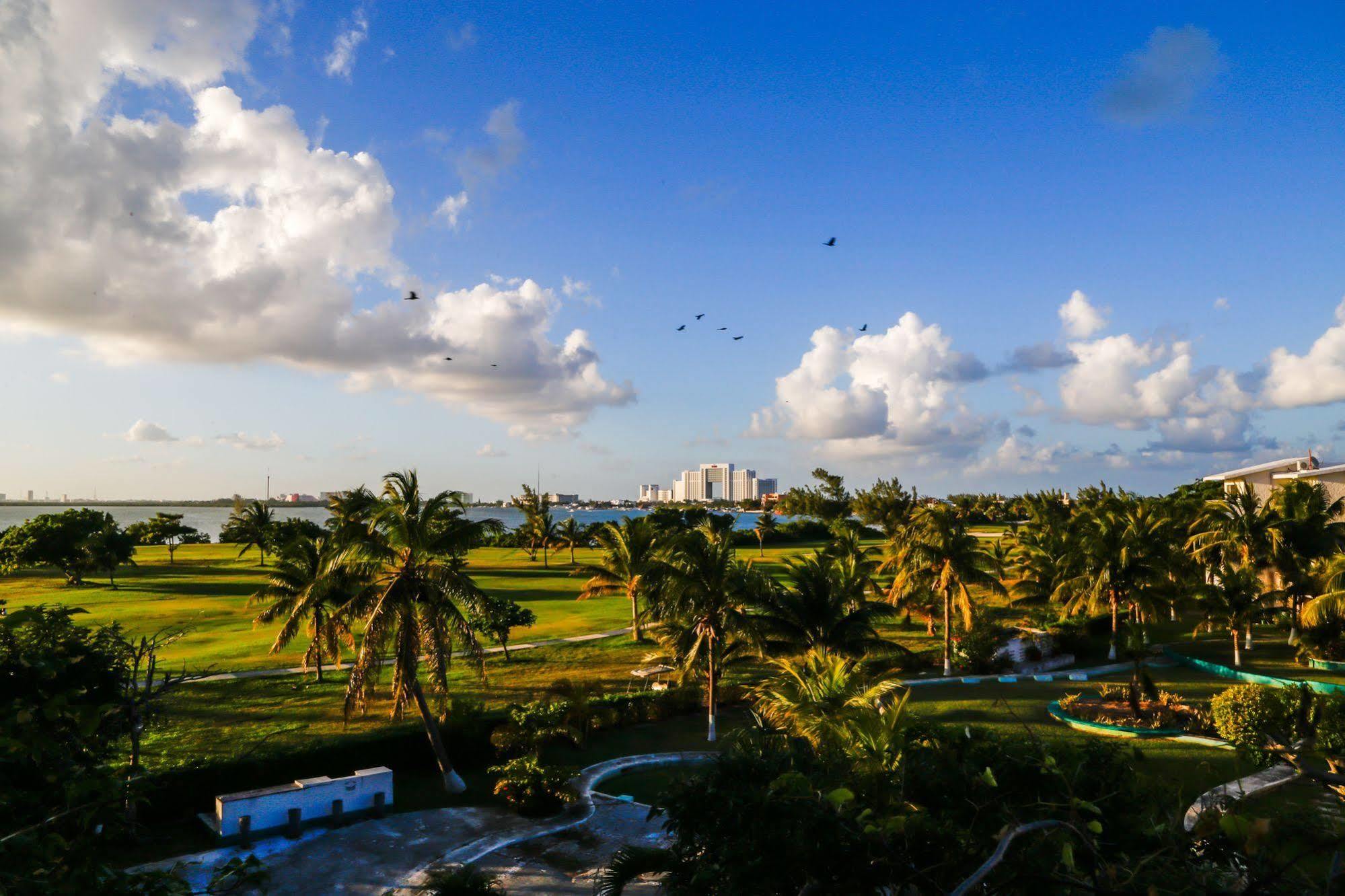 Hostel Natura Cancun Ngoại thất bức ảnh