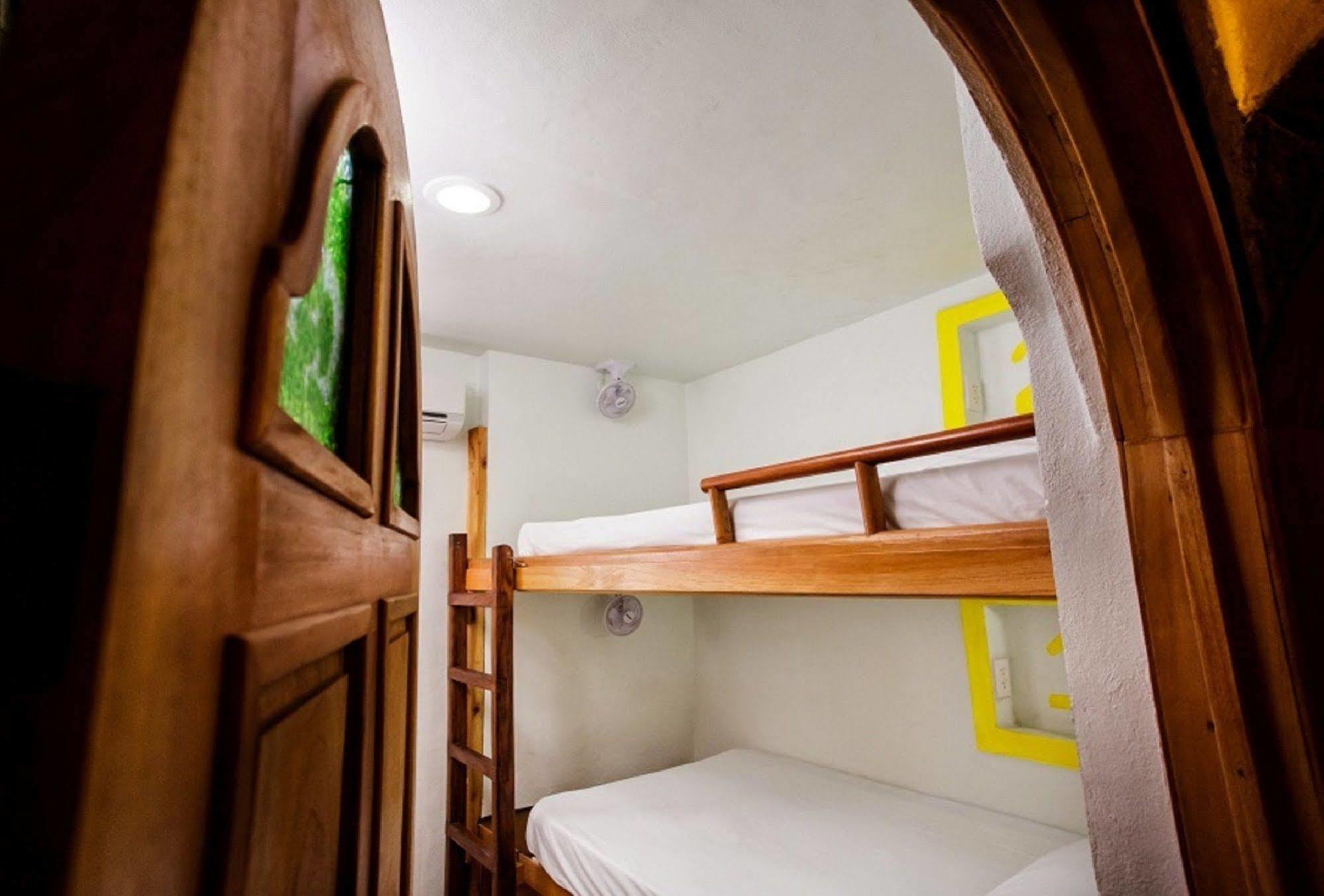 Hostel Natura Cancun Ngoại thất bức ảnh